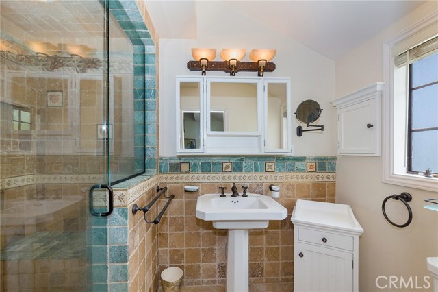 324 Catalina Avenue, Redondo Beach, California 90277, 2 Bedrooms Bedrooms, ,1 BathroomBathrooms,Residential,Sold,Catalina,SB19092970