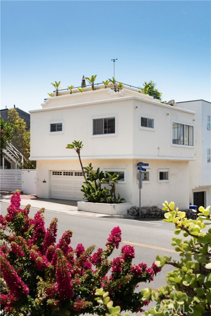 1909 Highland Avenue, Manhattan Beach, California 90266, 2 Bedrooms Bedrooms, ,2 BathroomsBathrooms,Residential,Sold,Highland,SB20120901
