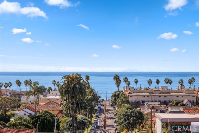 313 Avenue F, Redondo Beach, California 90277, 5 Bedrooms Bedrooms, ,4 BathroomsBathrooms,Residential,Sold,Avenue F,OC21017149