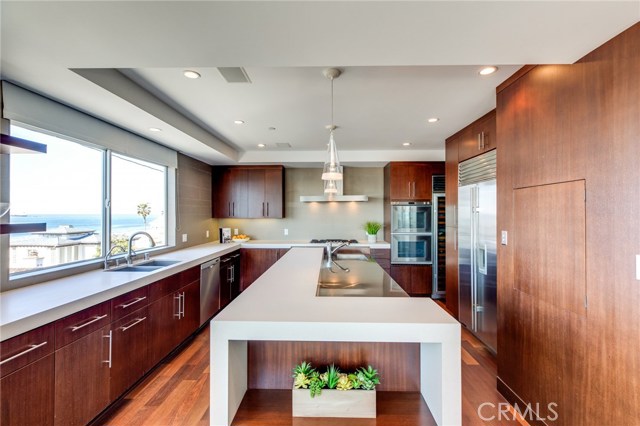 113 El Porto Street, Manhattan Beach, California 90266, 4 Bedrooms Bedrooms, ,2 BathroomsBathrooms,Residential,Sold,El Porto,SB19022186