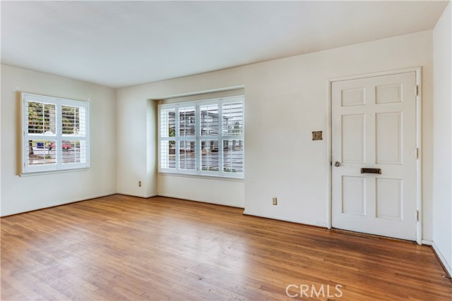 1813 Lynngrove Drive, Manhattan Beach, California 90266, 2 Bedrooms Bedrooms, ,Residential,Sold,Lynngrove,SB18291838