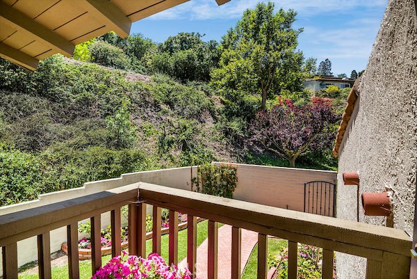 51 Oaktree Lane, Rolling Hills Estates, California 90274, 3 Bedrooms Bedrooms, ,1 BathroomBathrooms,Residential,Sold,Oaktree,PV18157602