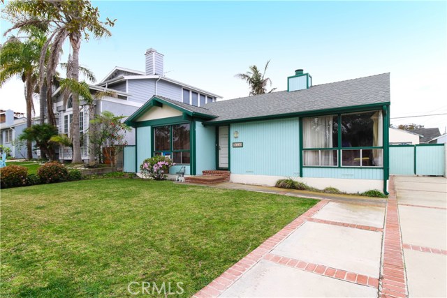 326 Avenue E, Redondo Beach, California 90277, 4 Bedrooms Bedrooms, ,2 BathroomsBathrooms,Residential,Sold,Avenue E,SB17067619