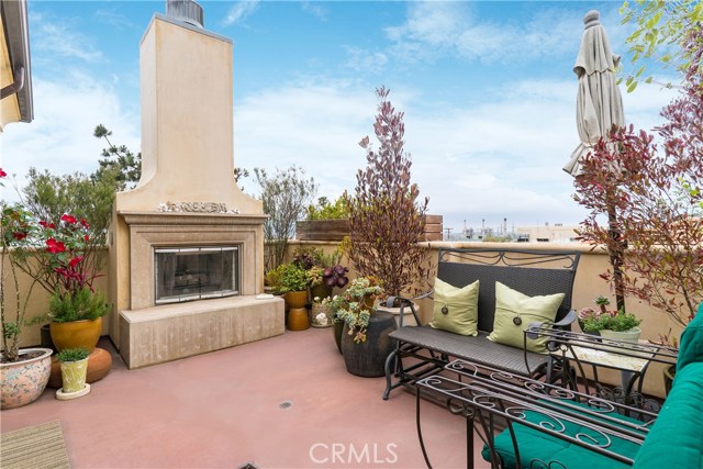 922 2nd, Hermosa Beach, California 90254, 4 Bedrooms Bedrooms, ,5 BathroomsBathrooms,Residential,Sold,2nd,SB19107146
