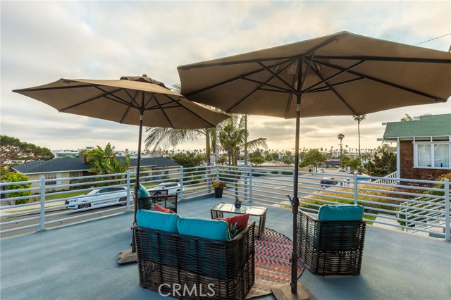 323 Avenue G, Redondo Beach, California 90277, 4 Bedrooms Bedrooms, ,1 BathroomBathrooms,Residential,Sold,Avenue G,PV21158630