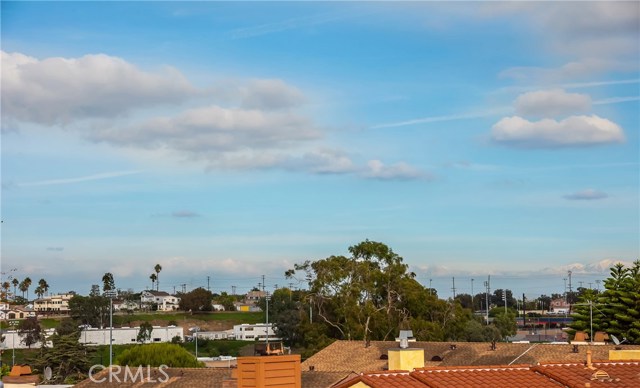 636 Vincent Park, Redondo Beach, California 90277, 3 Bedrooms Bedrooms, ,2 BathroomsBathrooms,Residential,Sold,Vincent Park,SB19274738