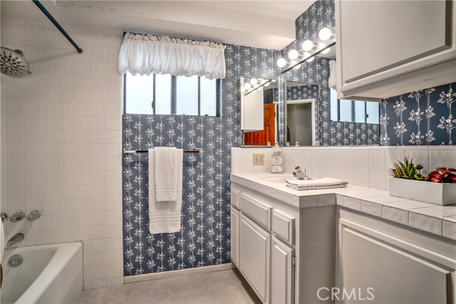 408 Longfellow Avenue, Hermosa Beach, California 90254, 2 Bedrooms Bedrooms, ,2 BathroomsBathrooms,Residential,Sold,Longfellow,SB18112433