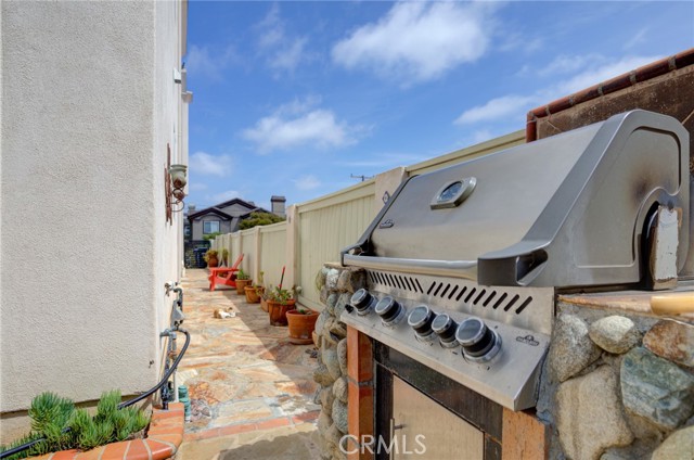 1303 Rindge Lane, Redondo Beach, California 90278, 4 Bedrooms Bedrooms, ,3 BathroomsBathrooms,Residential,Sold,Rindge,SB21073831