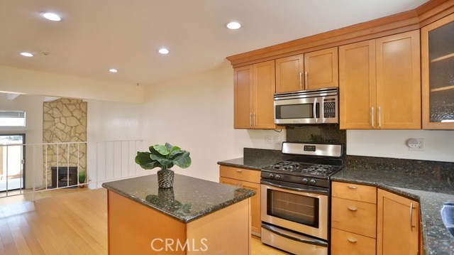 Gas Stove/Oven with Microwave