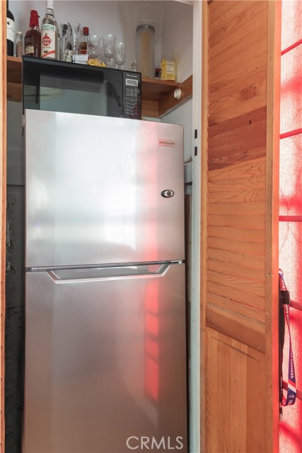 571 33rd Street, Manhattan Beach, California 90266, 2 Bedrooms Bedrooms, ,2 BathroomsBathrooms,Residential,Sold,33rd,SB21059997