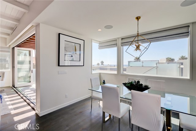 1121 Manhattan Ave, Hermosa Beach, California 90254, 4 Bedrooms Bedrooms, ,3 BathroomsBathrooms,Residential,Sold,Manhattan Ave,SB20109531