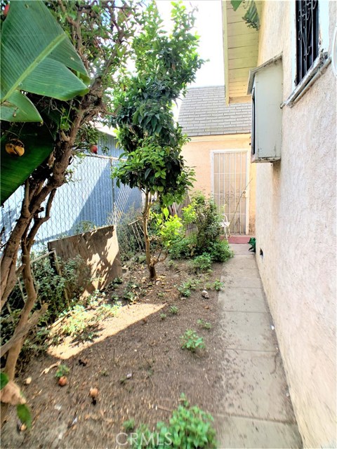 1 Bed Home for Sale in Compton, California