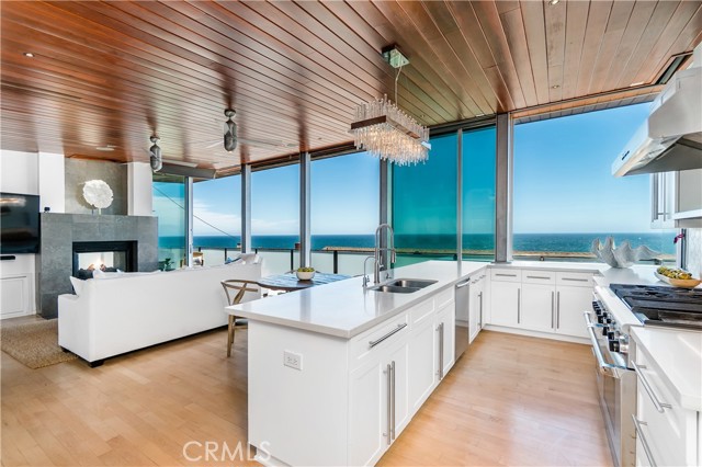 3316 Crest Drive, Manhattan Beach, California 90266, 4 Bedrooms Bedrooms, ,3 BathroomsBathrooms,Residential,Sold,Crest,SB21123586
