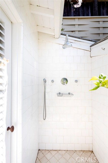 505 17th Street, Manhattan Beach, California 90266, 2 Bedrooms Bedrooms, ,2 BathroomsBathrooms,Residential,Sold,17th,SB19222936