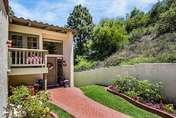51 Oaktree Lane, Rolling Hills Estates, California 90274, 3 Bedrooms Bedrooms, ,1 BathroomBathrooms,Residential,Sold,Oaktree,PV18157602