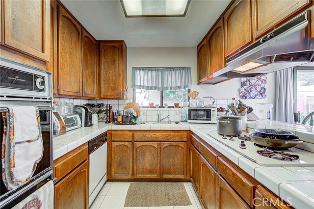 2521 Carnegie Lane, Redondo Beach, California 90278, 2 Bedrooms Bedrooms, ,1 BathroomBathrooms,Residential,Sold,Carnegie,SB19210516
