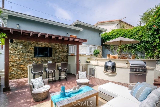 844 Avenue B, Redondo Beach, California 90277, 5 Bedrooms Bedrooms, ,5 BathroomsBathrooms,Residential,Sold,Avenue B,SB17141568