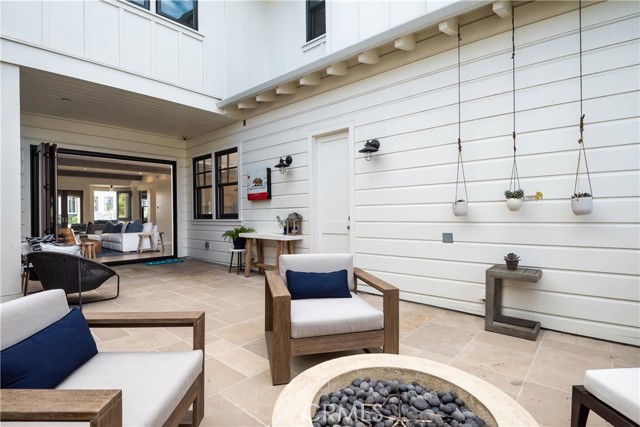 539 23rd Street, Manhattan Beach, California 90266, 5 Bedrooms Bedrooms, ,2 BathroomsBathrooms,Residential,Sold,23rd,SB21059502
