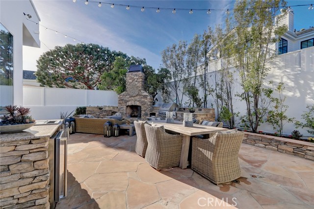 579 29th Street, Manhattan Beach, California 90266, 5 Bedrooms Bedrooms, ,4 BathroomsBathrooms,Residential,Sold,29th,SB21057562