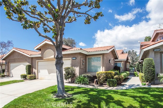 Gorgeous single-story home in Upland Hills with 2 master suites!