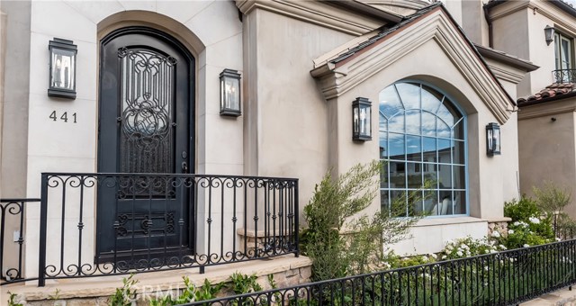 441 1st Street, Manhattan Beach, California 90266, 5 Bedrooms Bedrooms, ,4 BathroomsBathrooms,Residential,Sold,1st,SB19263313