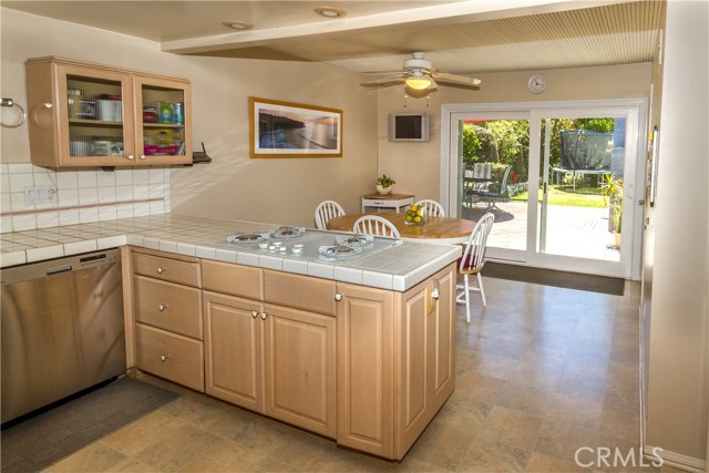 5672 Sunmist Drive, Rancho Palos Verdes, California 90275, 4 Bedrooms Bedrooms, ,3 BathroomsBathrooms,Residential,Sold,Sunmist,SB17111402