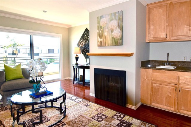 700 Esplanade, Redondo Beach, California 90277, 2 Bedrooms Bedrooms, ,2 BathroomsBathrooms,Residential,Sold,Esplanade,PW17170897