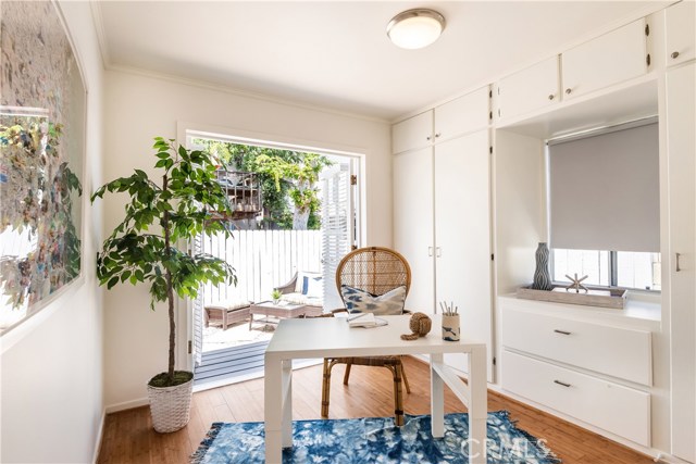 325 4th Street, Manhattan Beach, California 90266, 2 Bedrooms Bedrooms, ,1 BathroomBathrooms,Residential,Sold,4th,SB19080126