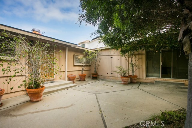 1020 Pacific Avenue, Manhattan Beach, California 90266, 4 Bedrooms Bedrooms, ,1 BathroomBathrooms,Residential,Sold,Pacific,SB17069803