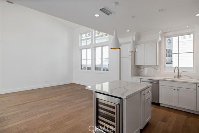 2114 Carnegie Lane, Redondo Beach, California 90278, 4 Bedrooms Bedrooms, ,4 BathroomsBathrooms,Residential,Sold,Carnegie,SB21029726