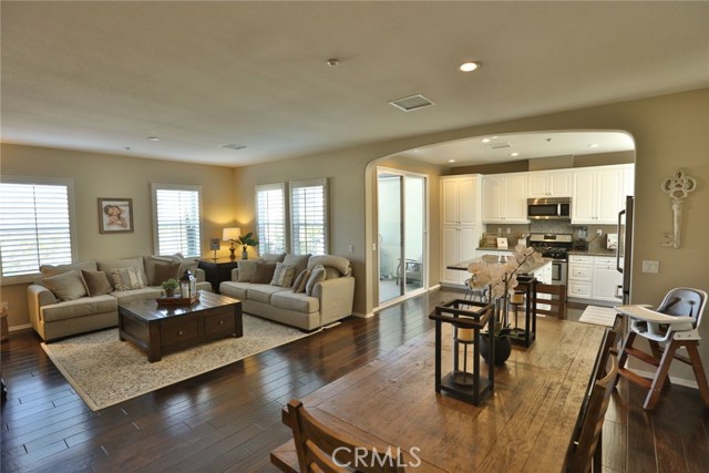 524 S Anaheim Bld 4 Anaheim Ca 92805 3 Beds 2 Baths Active