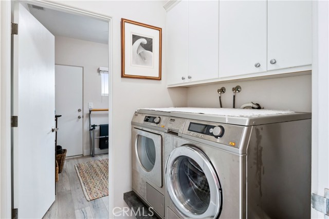 316 34th Street, Manhattan Beach, California 90266, 4 Bedrooms Bedrooms, ,2 BathroomsBathrooms,Residential,Sold,34th,SB21016031