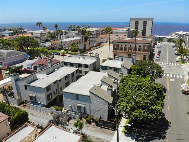 206 Ruby Street, Redondo Beach, California 90277, 2 Bedrooms Bedrooms, ,2 BathroomsBathrooms,Residential,Sold,Ruby,SB20115303