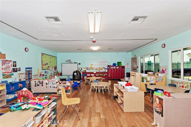 Lynwood, ,Commercial,For Sale,Lynwood,CV20155528