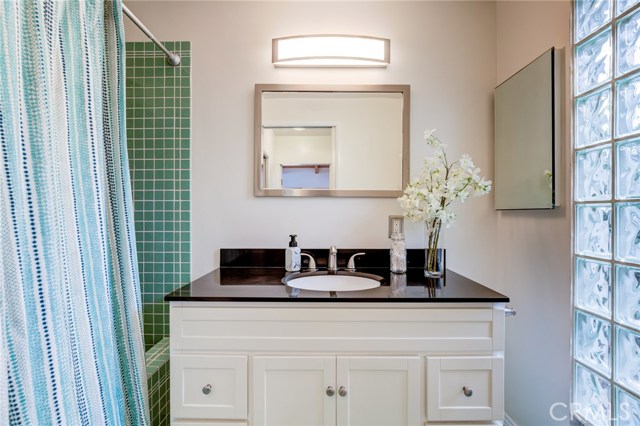 607 Camino Real, Redondo Beach, California 90277, 2 Bedrooms Bedrooms, ,2 BathroomsBathrooms,Residential,Sold,Camino Real,SB20134527