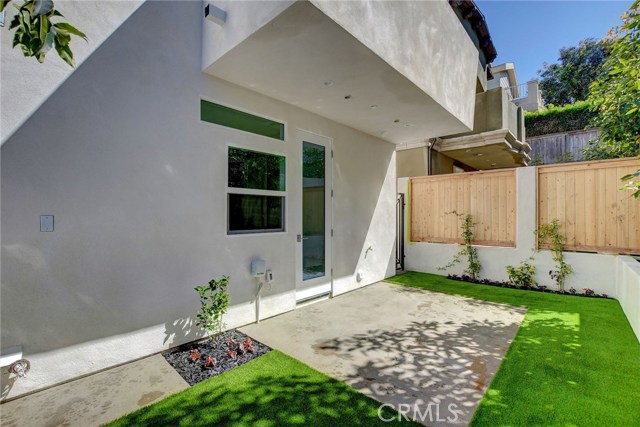 1st Level . . . Back yard