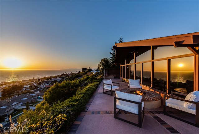 30623 Rue De La Pierre, Rancho Palos Verdes, California 90275, 4 Bedrooms Bedrooms, ,2 BathroomsBathrooms,Residential,Sold,Rue De La Pierre,PV18092164
