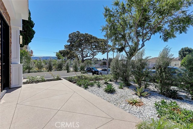 404 Lucia, Redondo Beach, California 90277, 4 Bedrooms Bedrooms, ,3 BathroomsBathrooms,Residential,Sold,Lucia,SB17221767