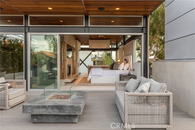 464 34th Street, Manhattan Beach, California 90266, 4 Bedrooms Bedrooms, ,3 BathroomsBathrooms,Residential,Sold,34th,SB21028091