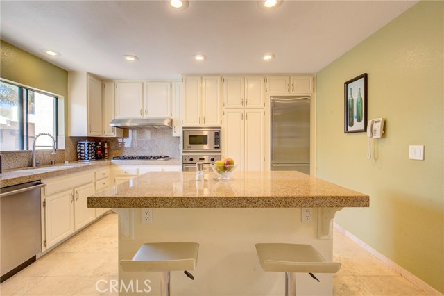 2108 Rockefeller Lane, Redondo Beach, California 90278, 2 Bedrooms Bedrooms, ,2 BathroomsBathrooms,Residential,Sold,Rockefeller,SB19238664