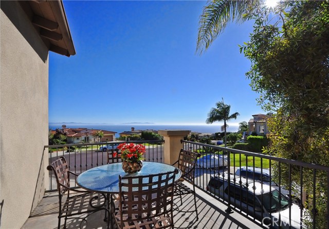 3 Nuvola Court, Rancho Palos Verdes, California 90275, 4 Bedrooms Bedrooms, ,4 BathroomsBathrooms,Residential,Sold,Nuvola,PV18227856