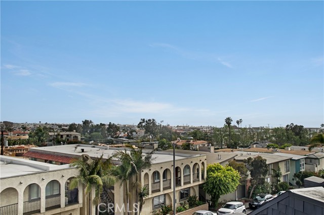 653 Manhattan Beach Boulevard, Manhattan Beach, California 90266, 2 Bedrooms Bedrooms, ,2 BathroomsBathrooms,Residential,Sold,Manhattan Beach,SB19095125