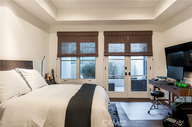 2215 Bayview Drive, Manhattan Beach, California 90266, 4 Bedrooms Bedrooms, ,3 BathroomsBathrooms,Residential,Sold,Bayview,SB20132281