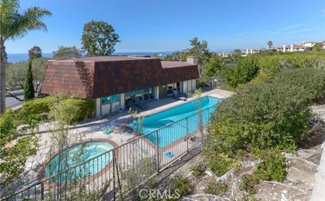 Solar power heated pool and jacuzzi
