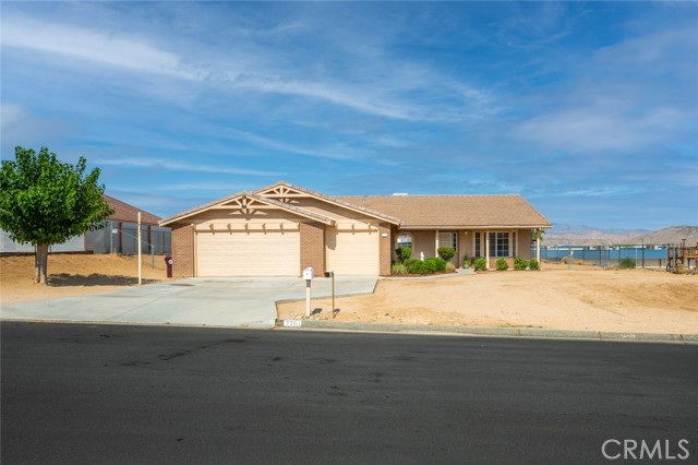 Detail Gallery Image 1 of 1 For 7760 Balsa Ave, Yucca Valley,  CA 92284 - 3 Beds | 2 Baths