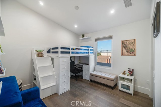 18228 Grevillea Avenue, Redondo Beach, California 90278, 4 Bedrooms Bedrooms, ,2 BathroomsBathrooms,Residential,Sold,Grevillea,SB20254175