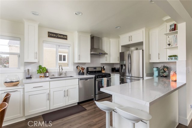 1012 Avenue C, Redondo Beach, California 90277, 4 Bedrooms Bedrooms, ,2 BathroomsBathrooms,Residential,Sold,Avenue C,SB19263287