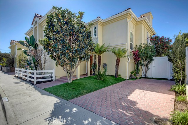 Completely detached town home with additional parking!