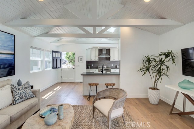 3528 Maple Avenue, Manhattan Beach, California 90266, 3 Bedrooms Bedrooms, ,2 BathroomsBathrooms,Residential,Sold,Maple,SB18217502