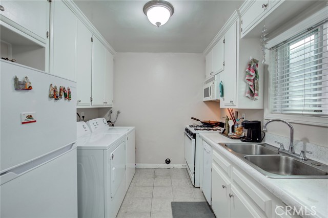 2211 Nelson Avenue, Redondo Beach, California 90278, 6 Bedrooms Bedrooms, ,3 BathroomsBathrooms,Residential,Sold,Nelson,SB19252615